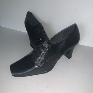 A2 by Aerosoles Black Cindicate Heels